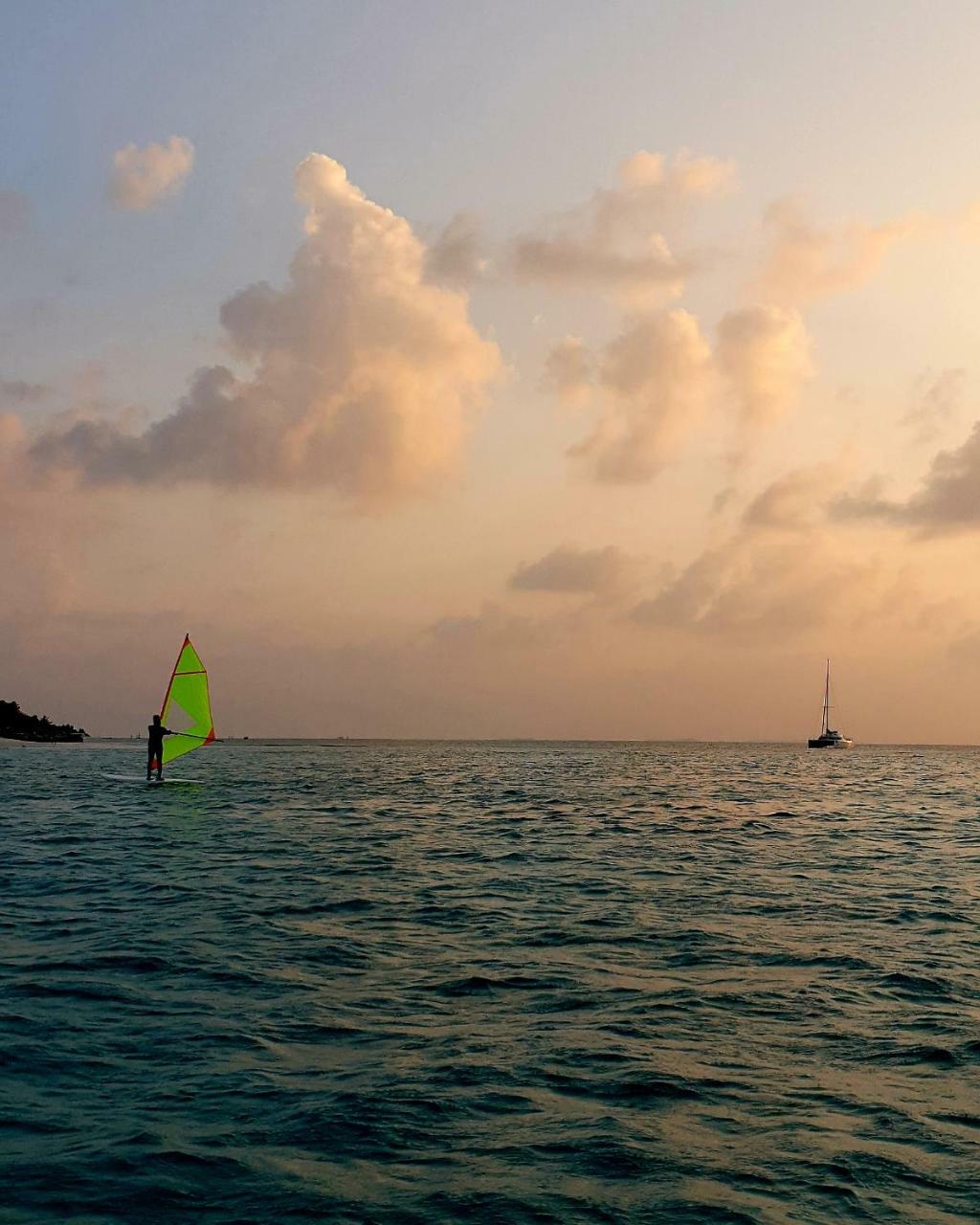 Portia Hotel & Spa Dhiffushi Exterior foto